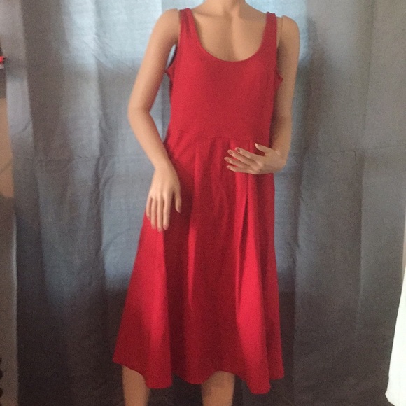 B2G1 City Chic red viscose plus size dress NWOT - Picture 3 of 8